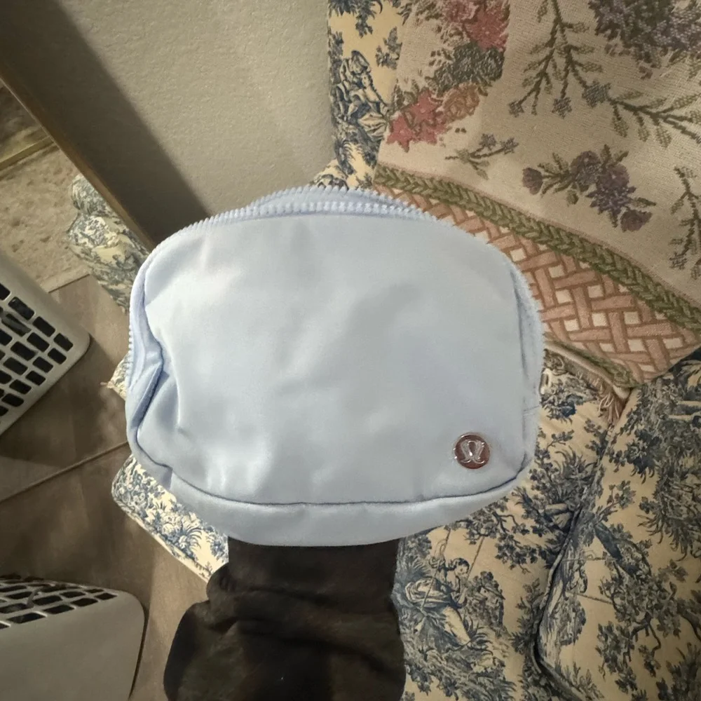 Lululemon Belt Bag- light blue - Picture 2 of 4
